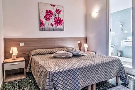 Double or Twin Room with Private Bathroom