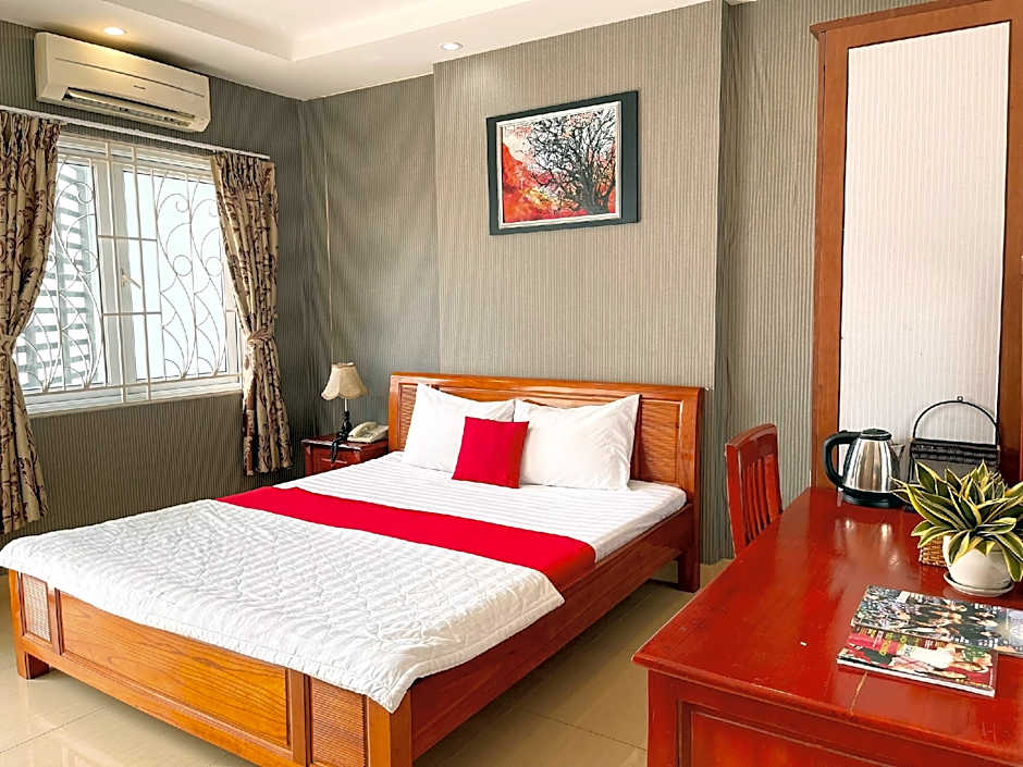 Quang Hoa Airport Hotel