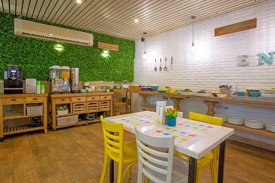 Kibbutz Malkiya Travel Hotel