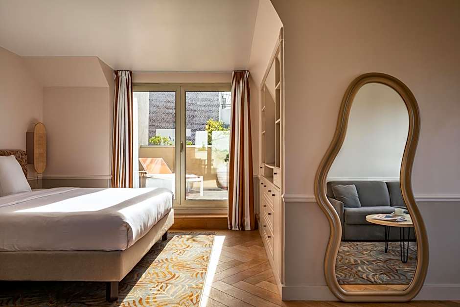 Royal Garden Champs Elysees