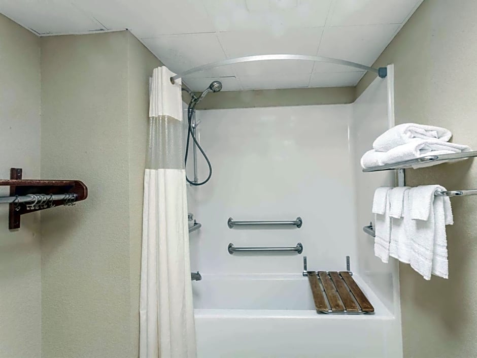 Days Inn by Wyndham Goodlettsville