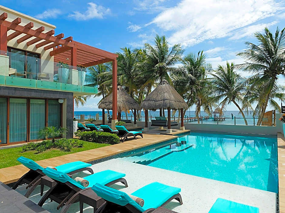 Azul Villa Esmeralda, by Karisma