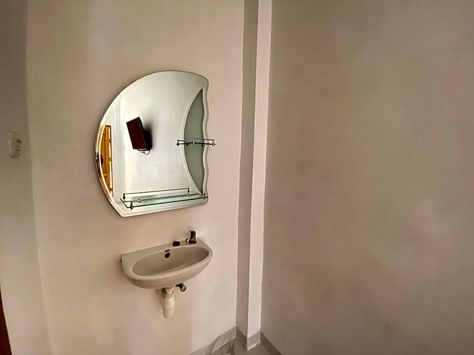 Rumah Windy Guest House Bira