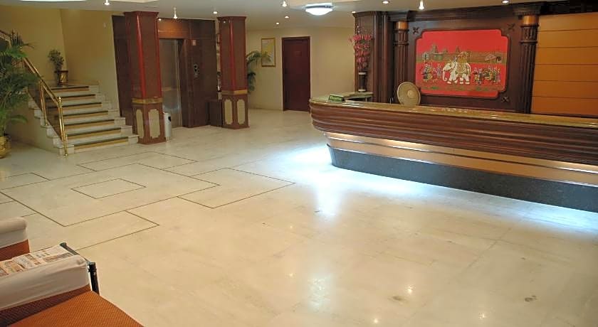 Hotel Gnanam Thanjavur