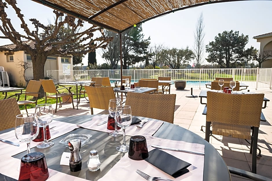 Golden Tulip Avignon Le Paradou