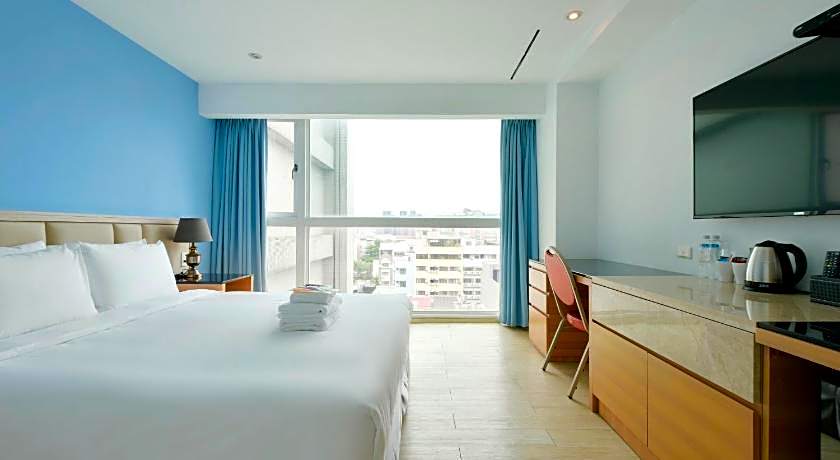 Champs Elysees Hotel