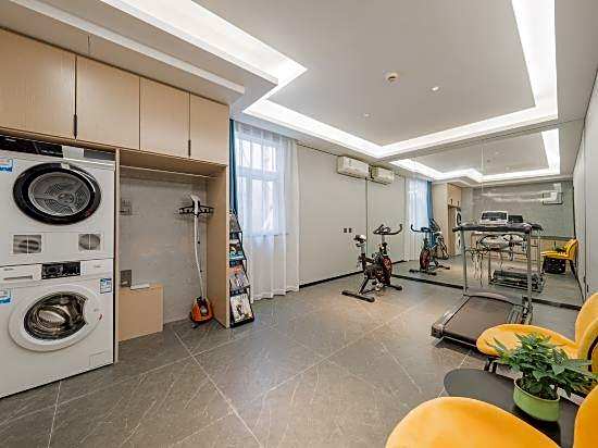 New Century Meitu Hotel (Ningbo Tianyi Square, Gulou Metro Station)