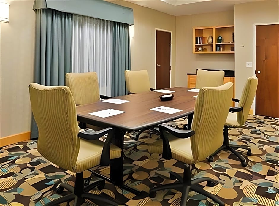 Holiday Inn Express Hotel & Suites Atlanta Southwest-Fairburn