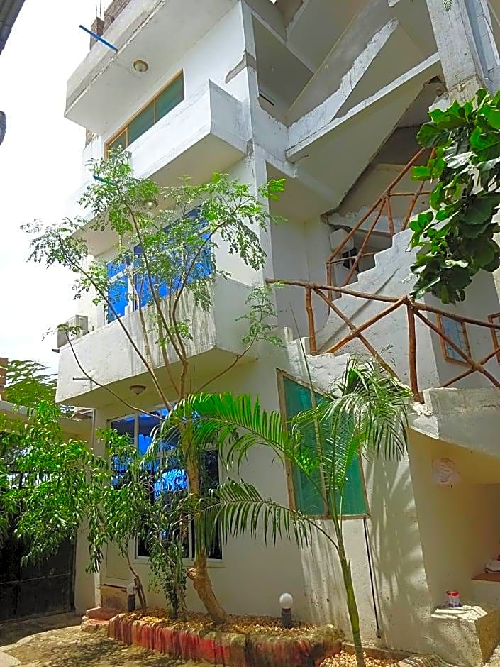 Homeland Swahili Lodge