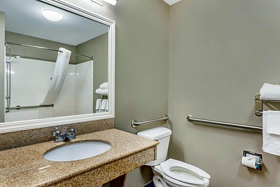 Best Western Airport Inn & Suites