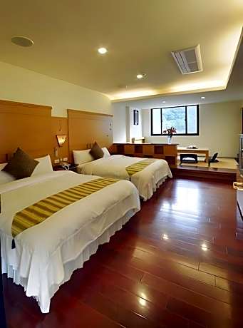 Four-person Room