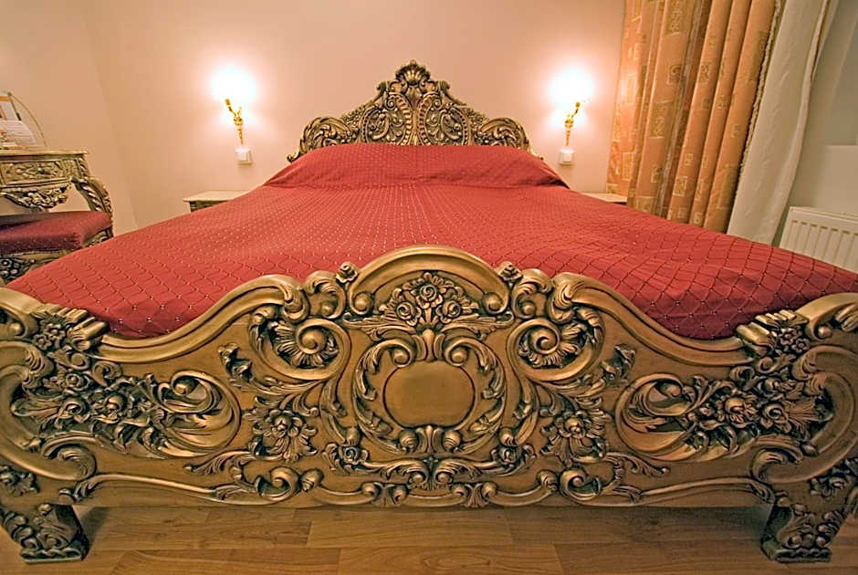 Mango Hotel