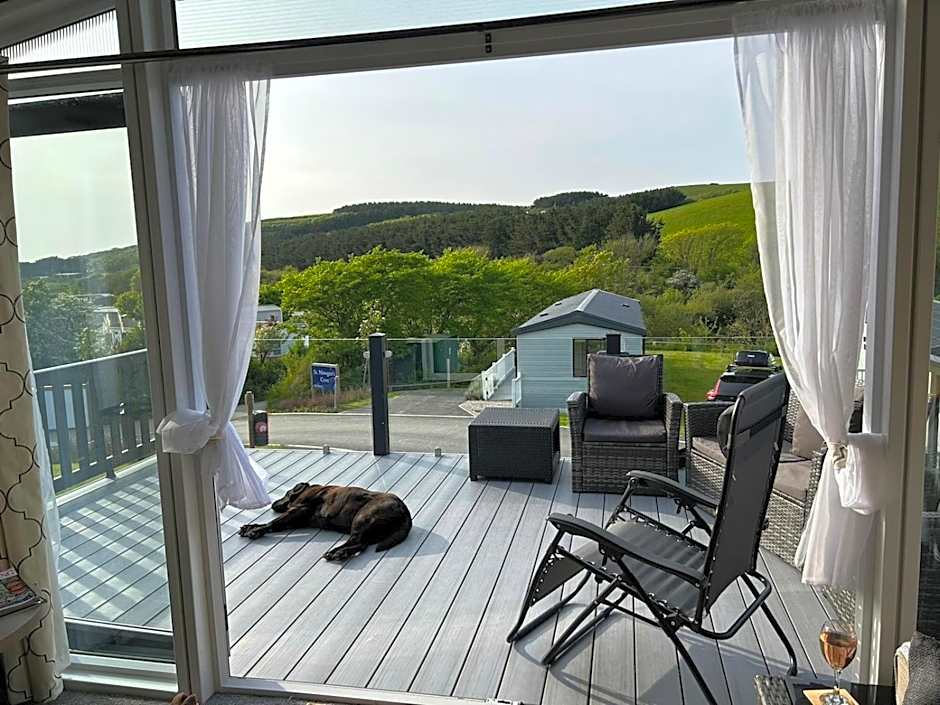 Mawgan Pads Lazy Days Lodge