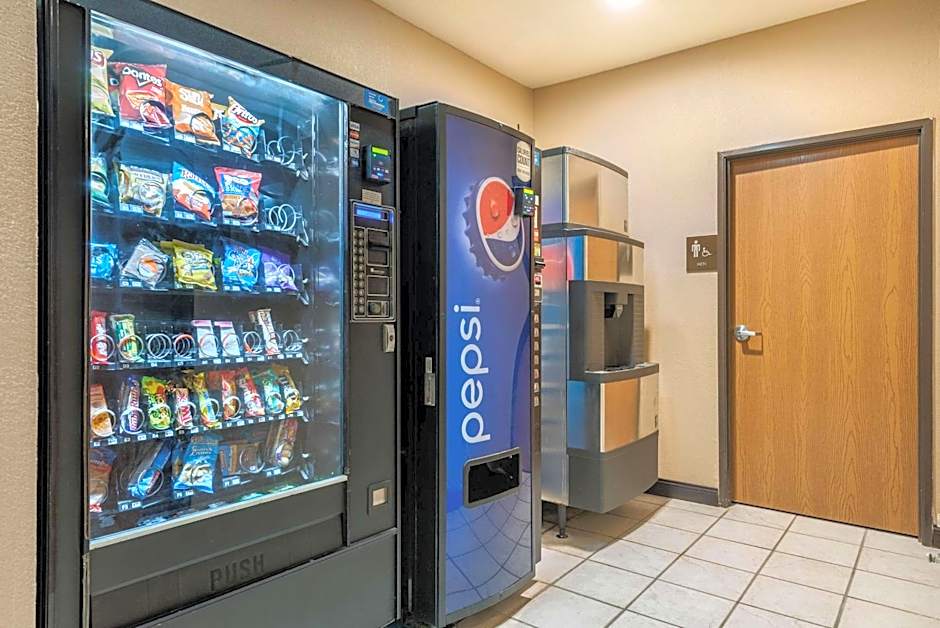 Comfort Inn Warren I-69