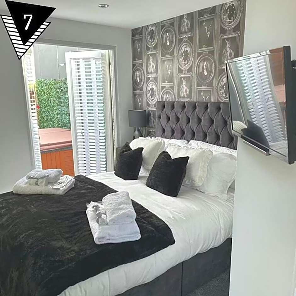The Mayfair Lodge & Family Suite