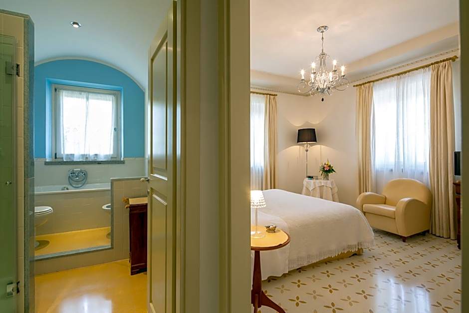 Photo 1 of 4 of Deluxe 1 Double Bed or 2 Beds