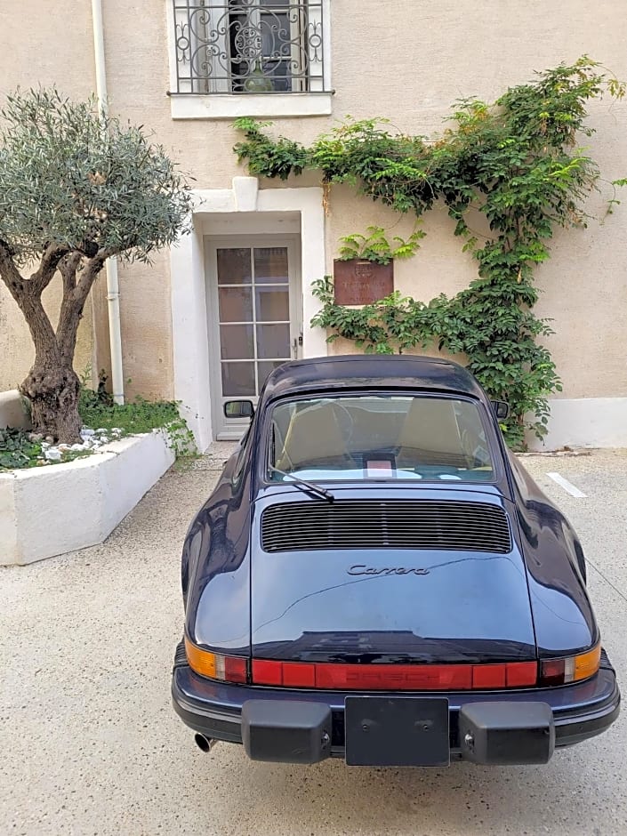 Maison 1634 - Parking, petit-dejeuner compris, proche centre, climatisation, piscine