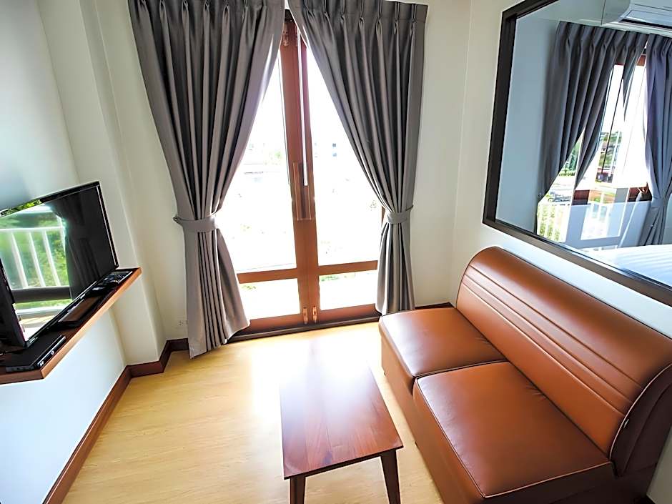 Tai-Shan Suites