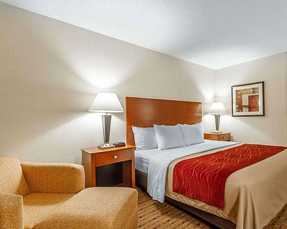 Quality Inn & Suites Eau Claire University Area