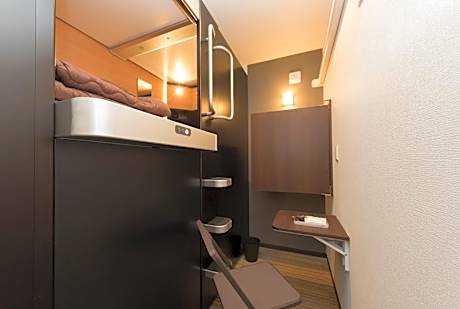 Capsule Room for Female