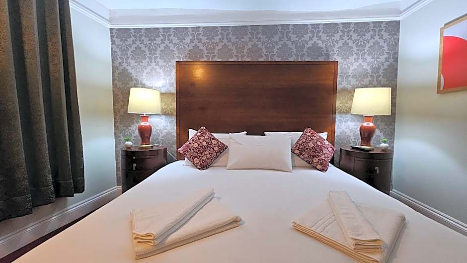 The Rose and Crown Hotel