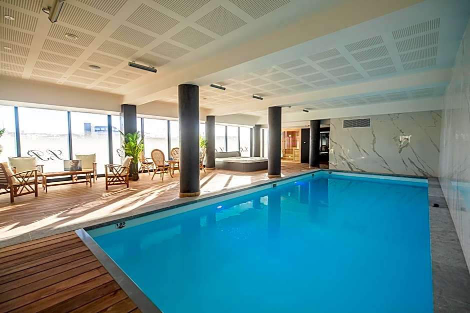 Le Barracuda & Spa, Centre Port, pieds dans l'eau, vue mer