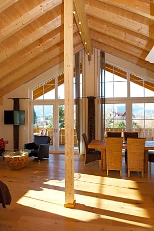 Deluxe King Suite