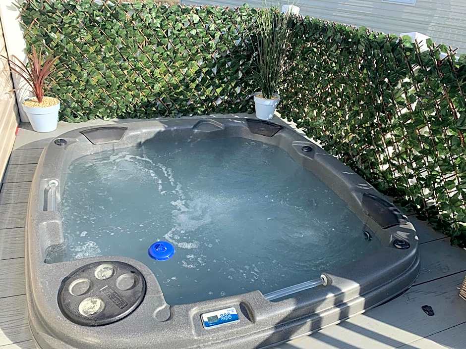 The Wardens Hideaway - Tattershall Lakes Country Park