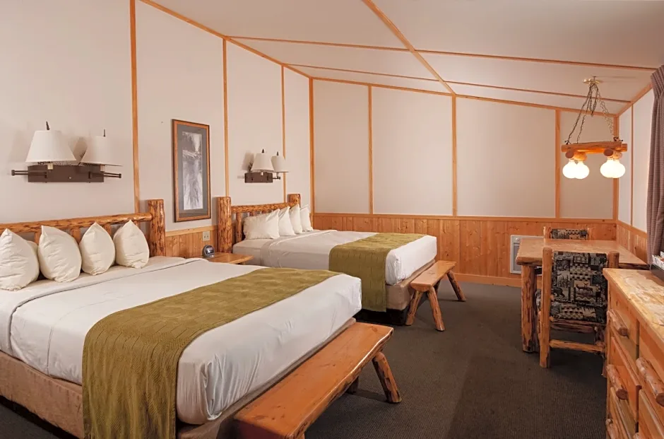 Canyon Lodge & Cabins