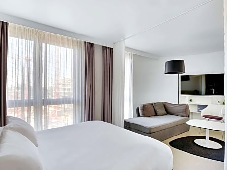 Superior Suite with 1 Double Bed and 2 Single Beds