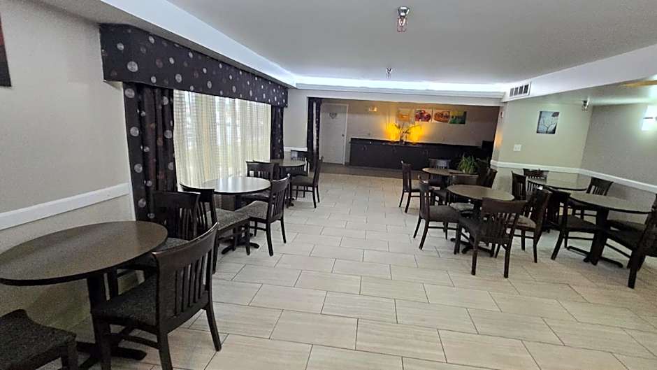 Copley Inn & Suites By OYO Akron OH