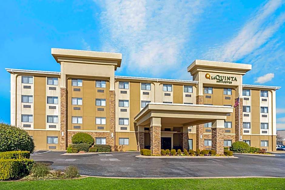 La Quinta Inn & Suites by Wyndham Midwest City - Tinker AFB