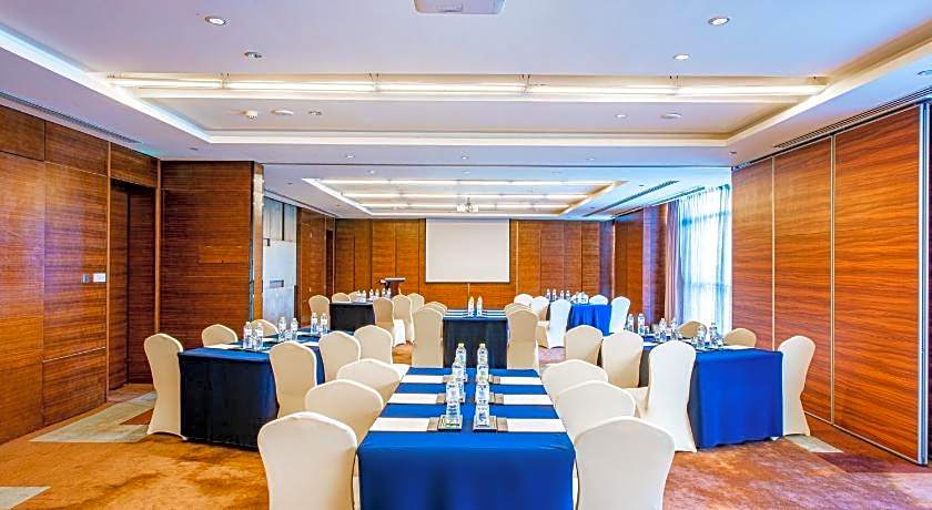 Holiday Inn Qingdao City Center By IHG