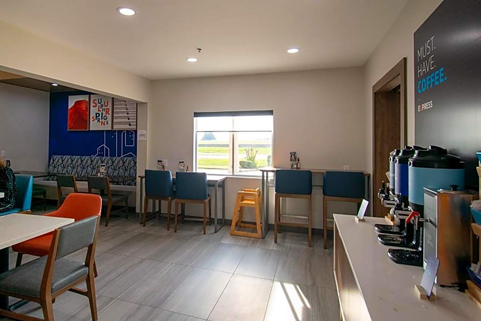 HOLIDAY INN EXPRESS AND SUITES SULPHUR SPRINGS By IHG