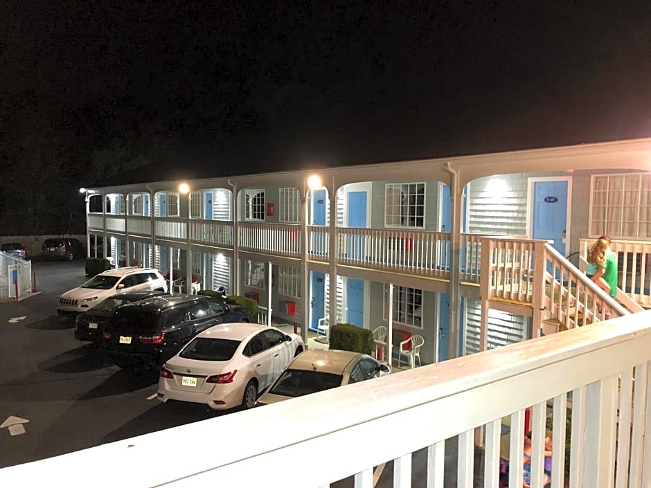 Travelodge by Wyndham Cape Cod Area