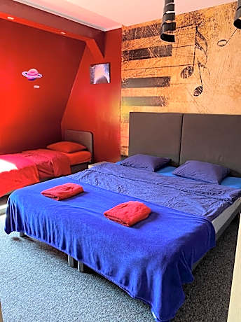 Basic Triple Room with Shared Bathroom