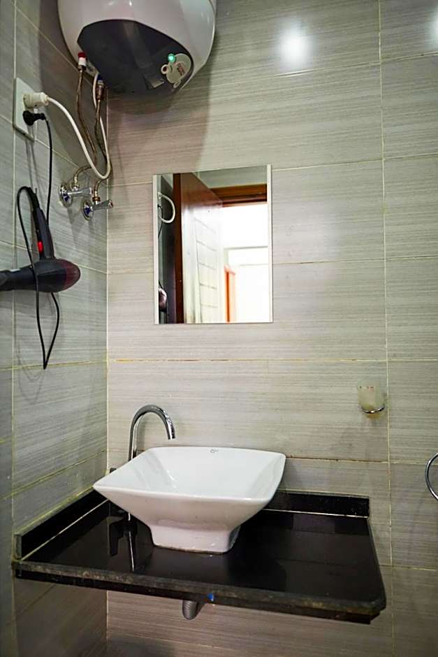 Grand Pyramid View Hotel