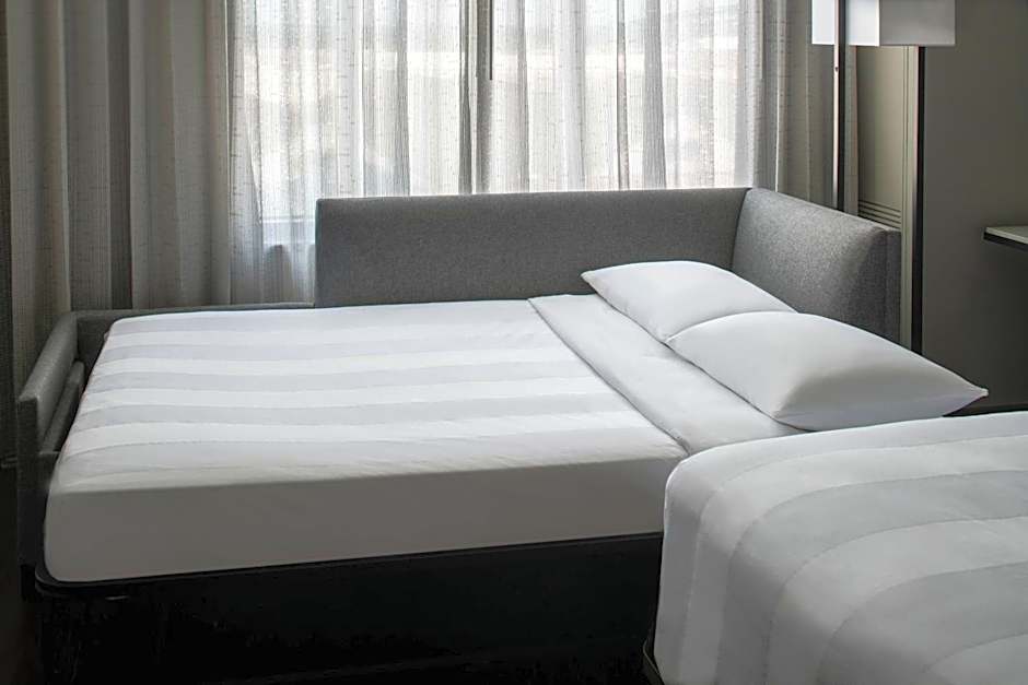 New Orleans Marriott Warehouse Arts District