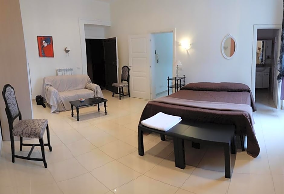Flora Rooms – Campobasso, AZ
