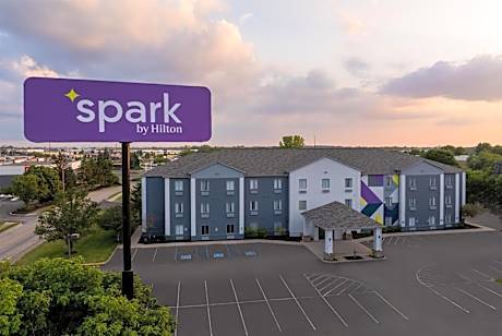 Spark by Hilton Indianapolis Northeast Fishers