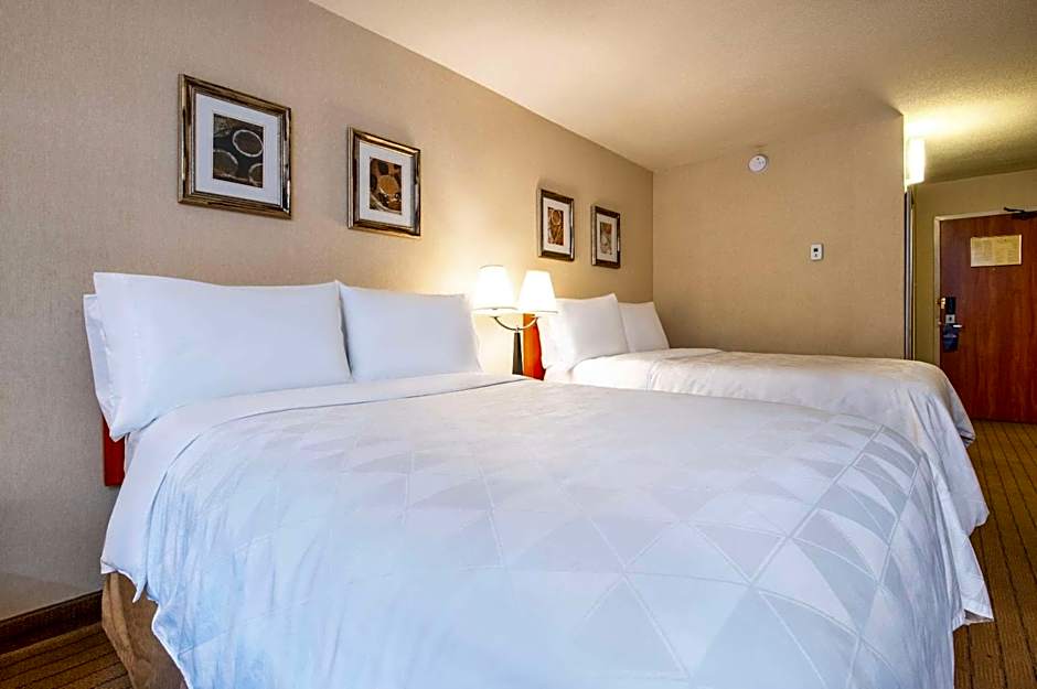 Allure Hotel & Conference Center