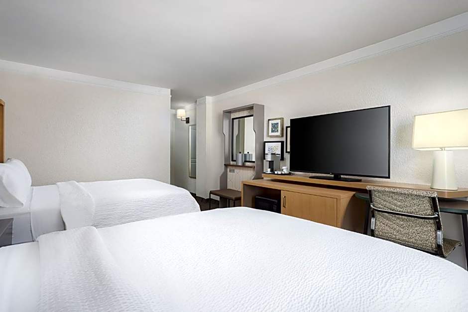 Holiday Inn Resort Oceanfront at Surfside Beach by IHG