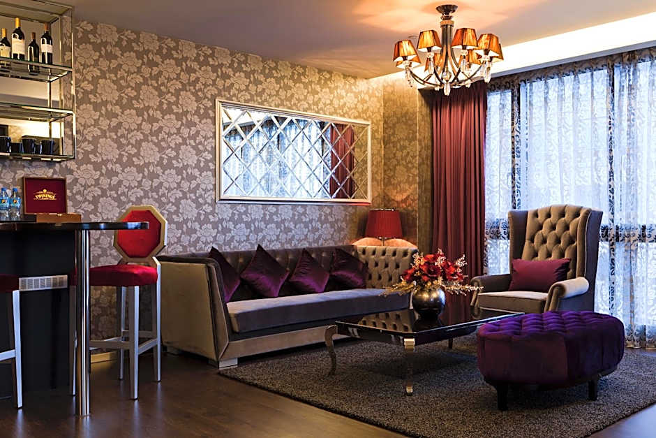 Photo 1 of 5 of Suite