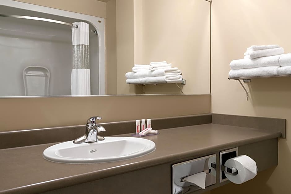 Days Inn by Wyndham Thunder Bay North