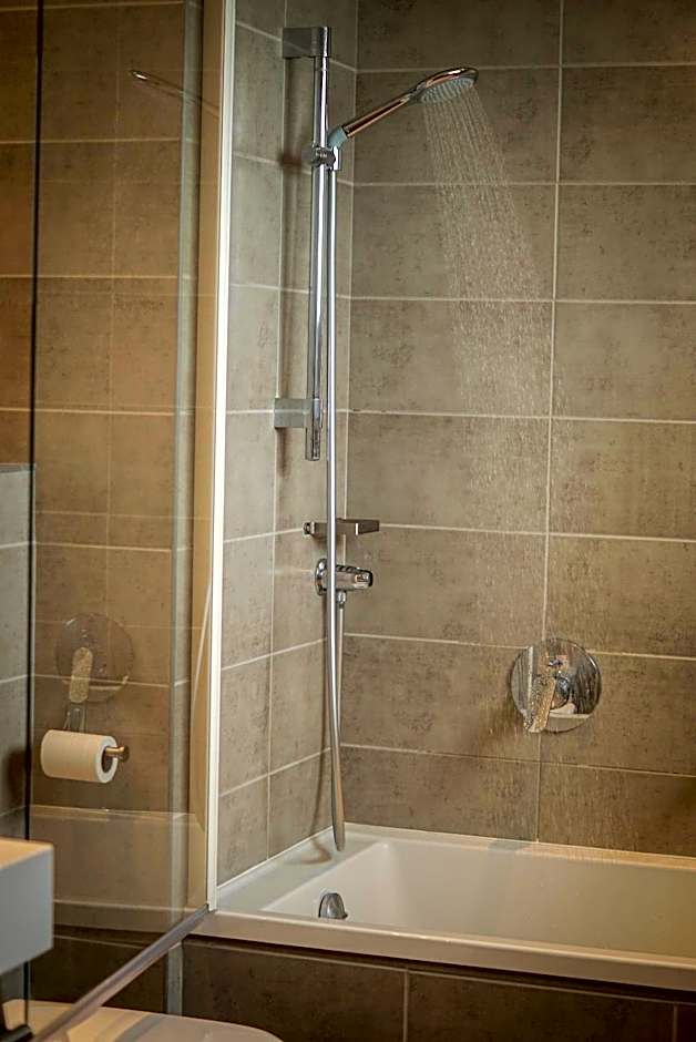 H24 HOTEL