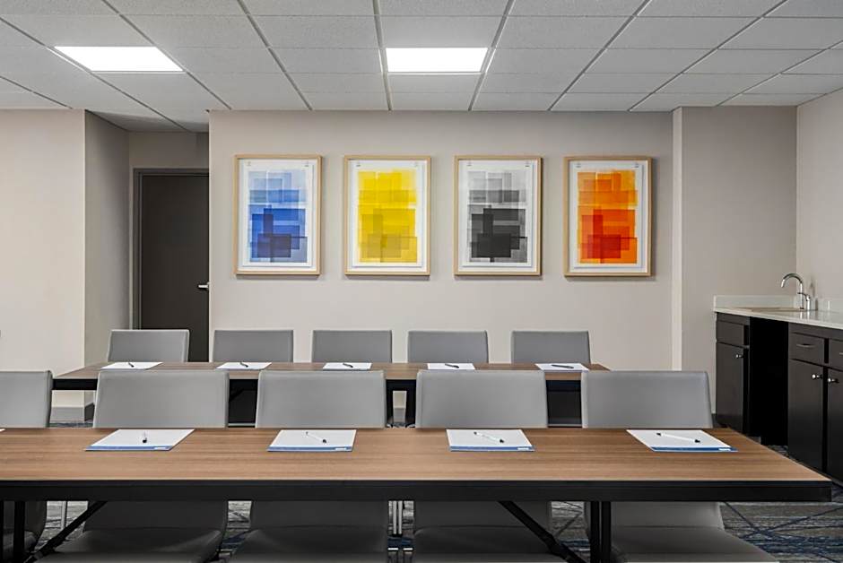 Holiday Inn Express Hotel & Suites Bentonville By IHG