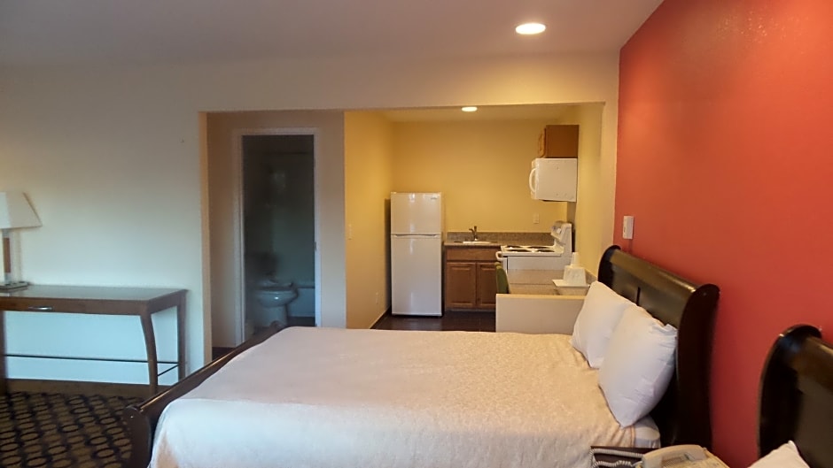 Surf City Inn and Suites