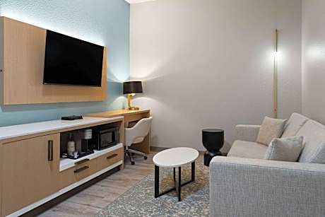 One-Bedroom Suite with Two Queen Beds - Non-Smoking