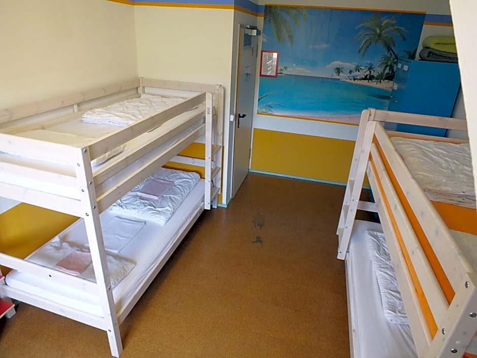 Max Hostel