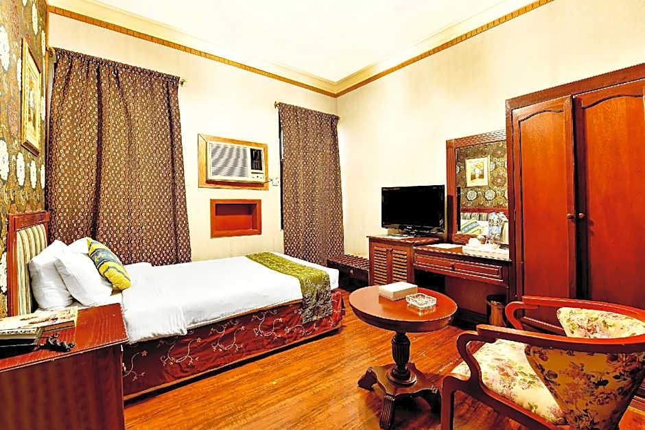 Capital O 125 Moon Plaza Hotel